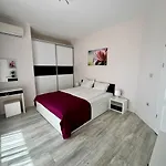 La Prime Time Апартаменты *